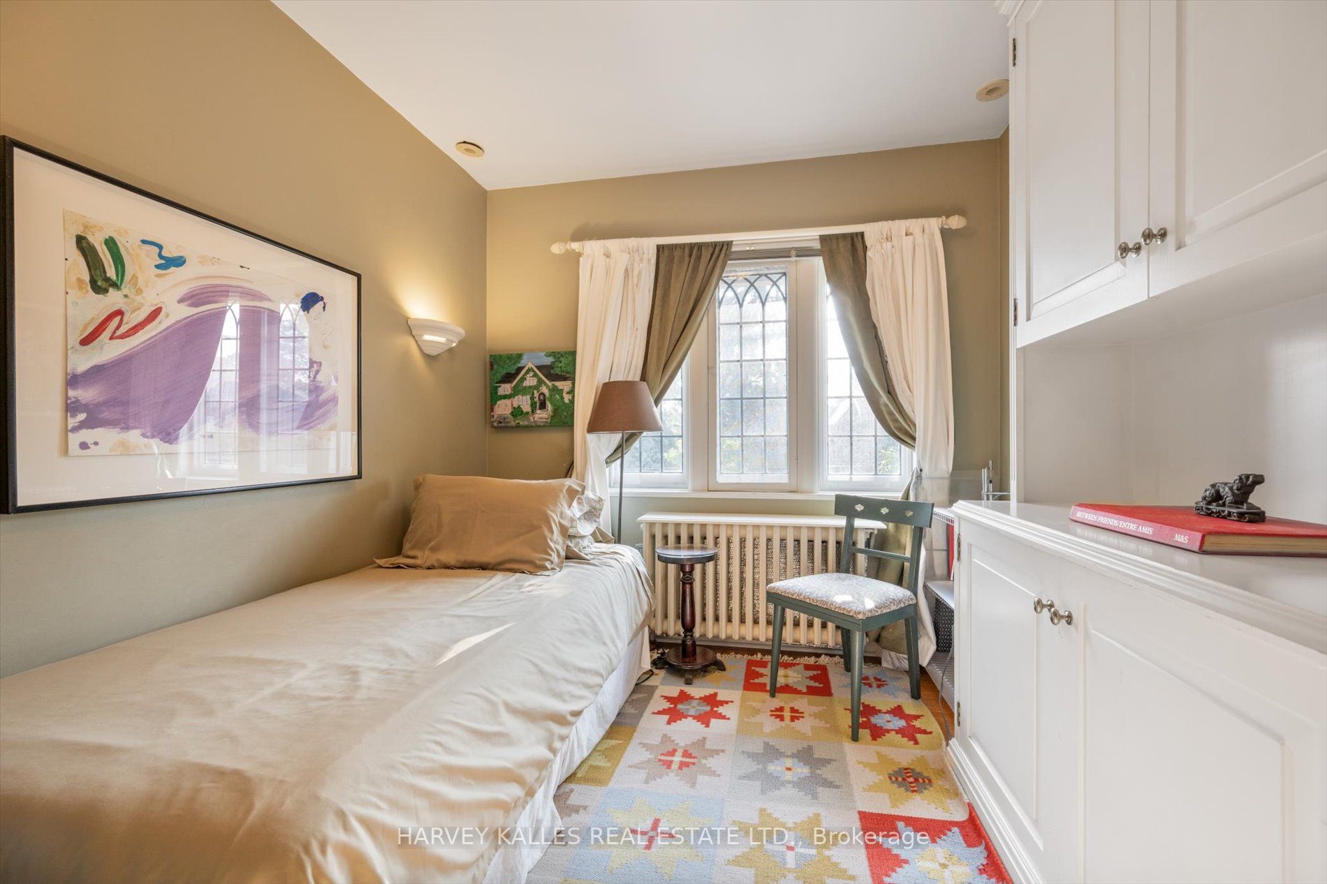 597 Spadina Rd
