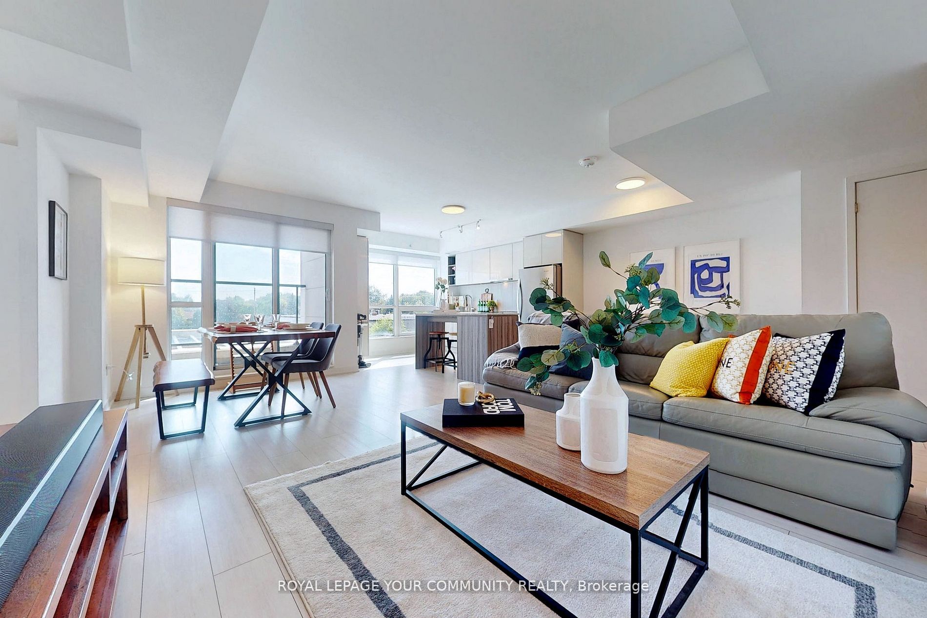 31 Tippett Rd, #215