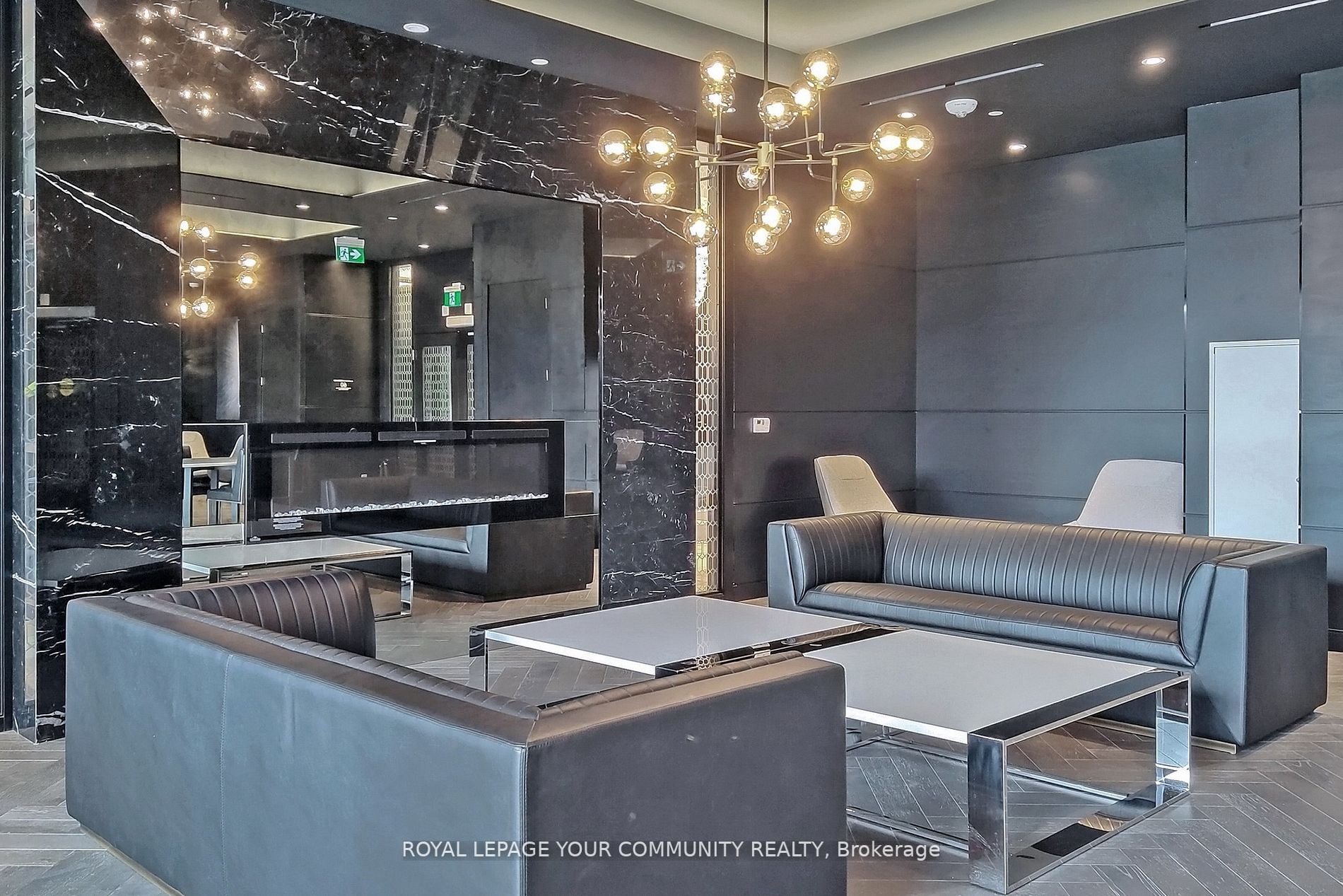 31 Tippett Rd, #215