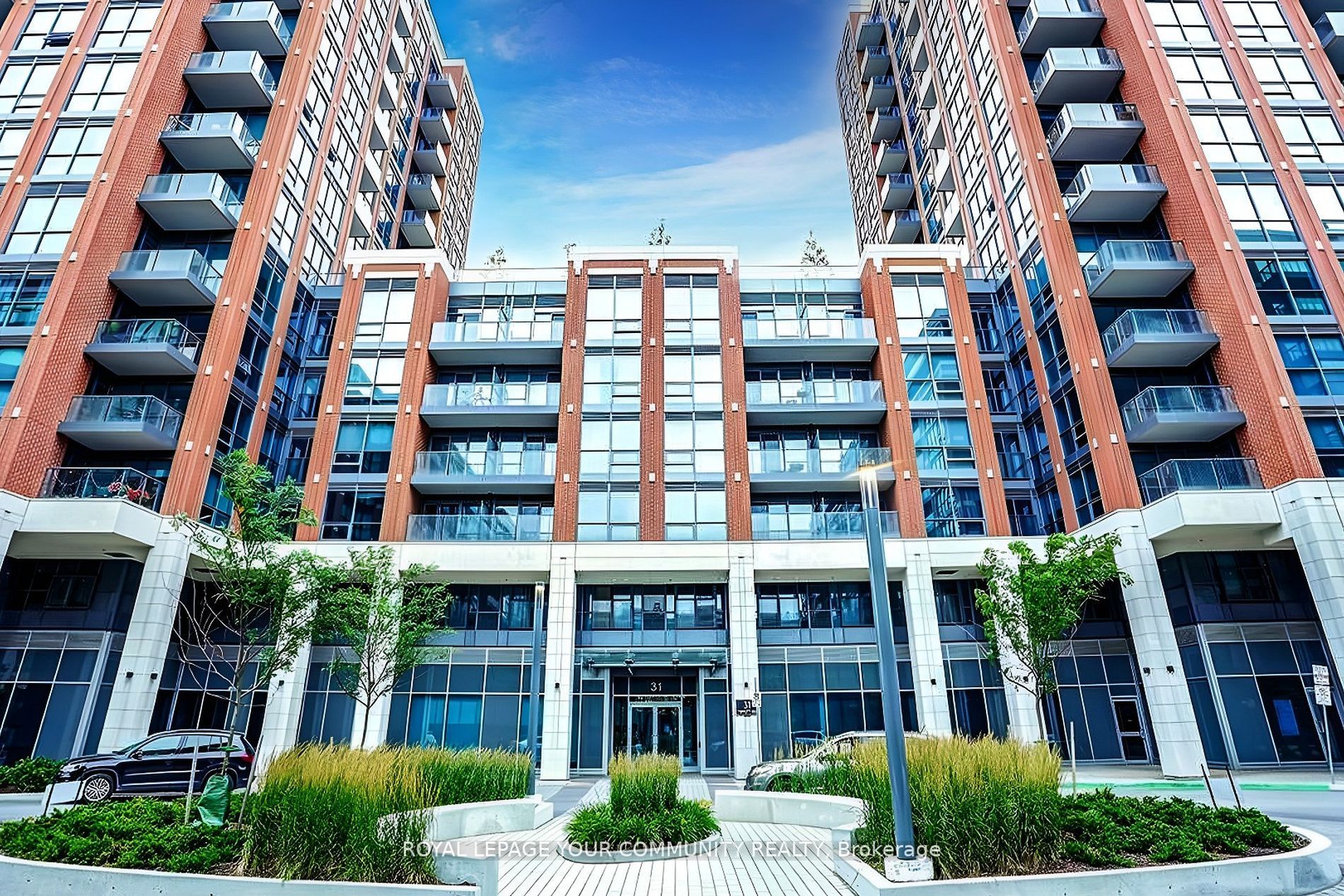 31 Tippett Rd, #215