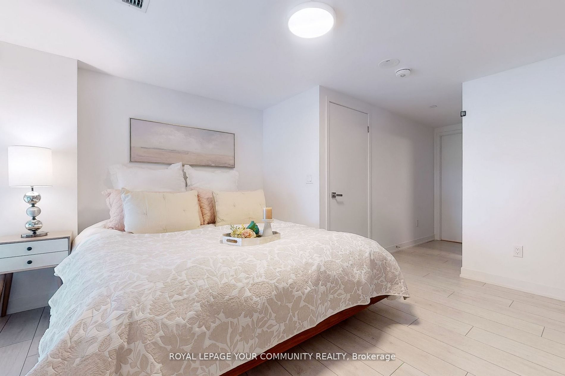 31 Tippett Rd, #215