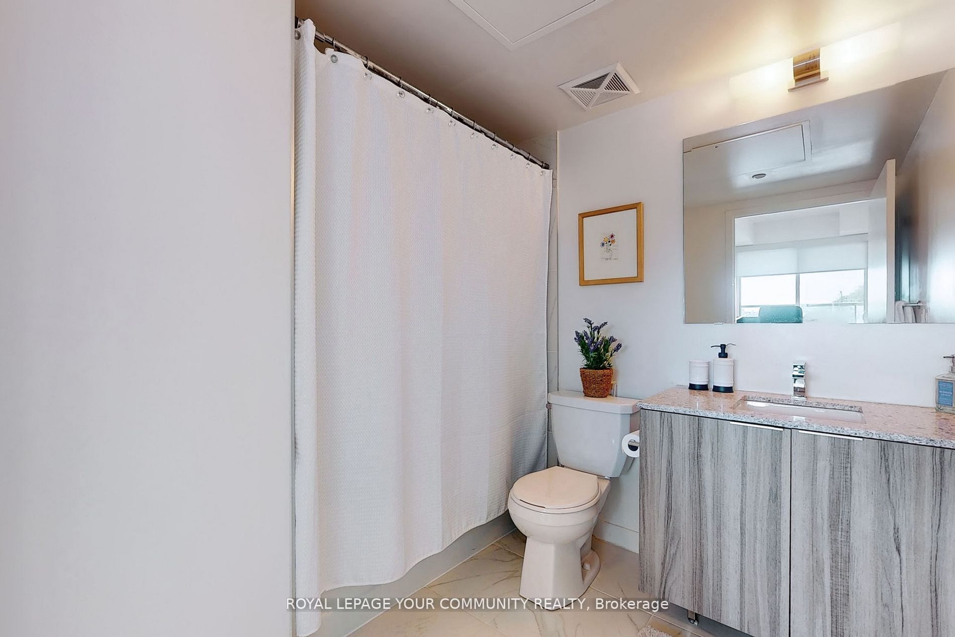31 Tippett Rd, #215