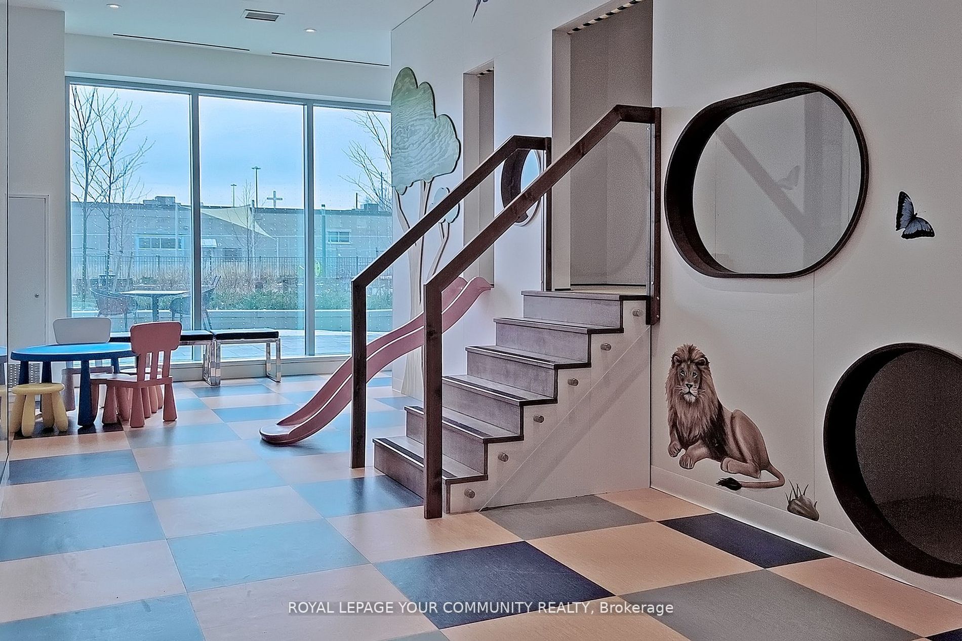 31 Tippett Rd, #215