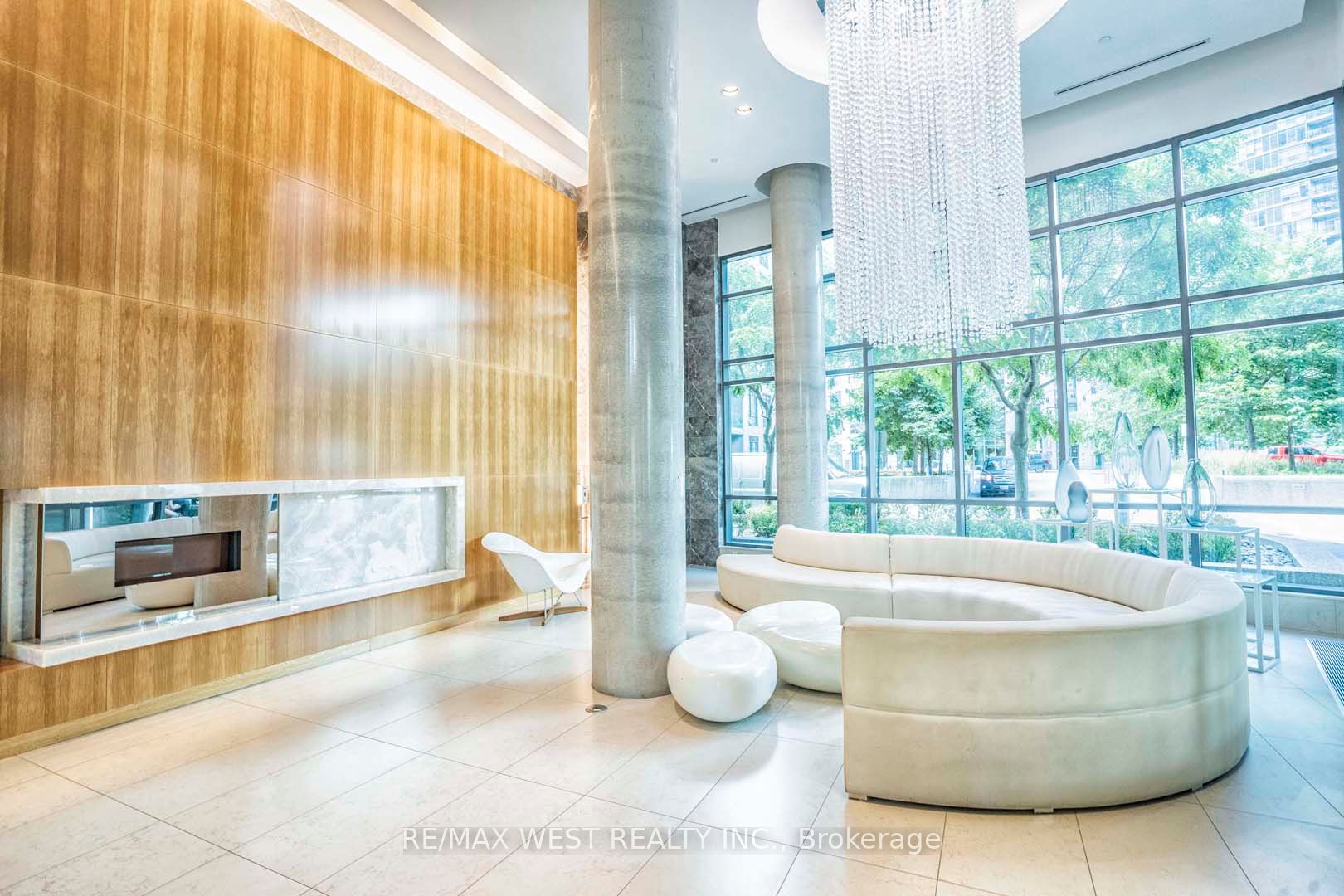 215 Fort York Blvd, #217