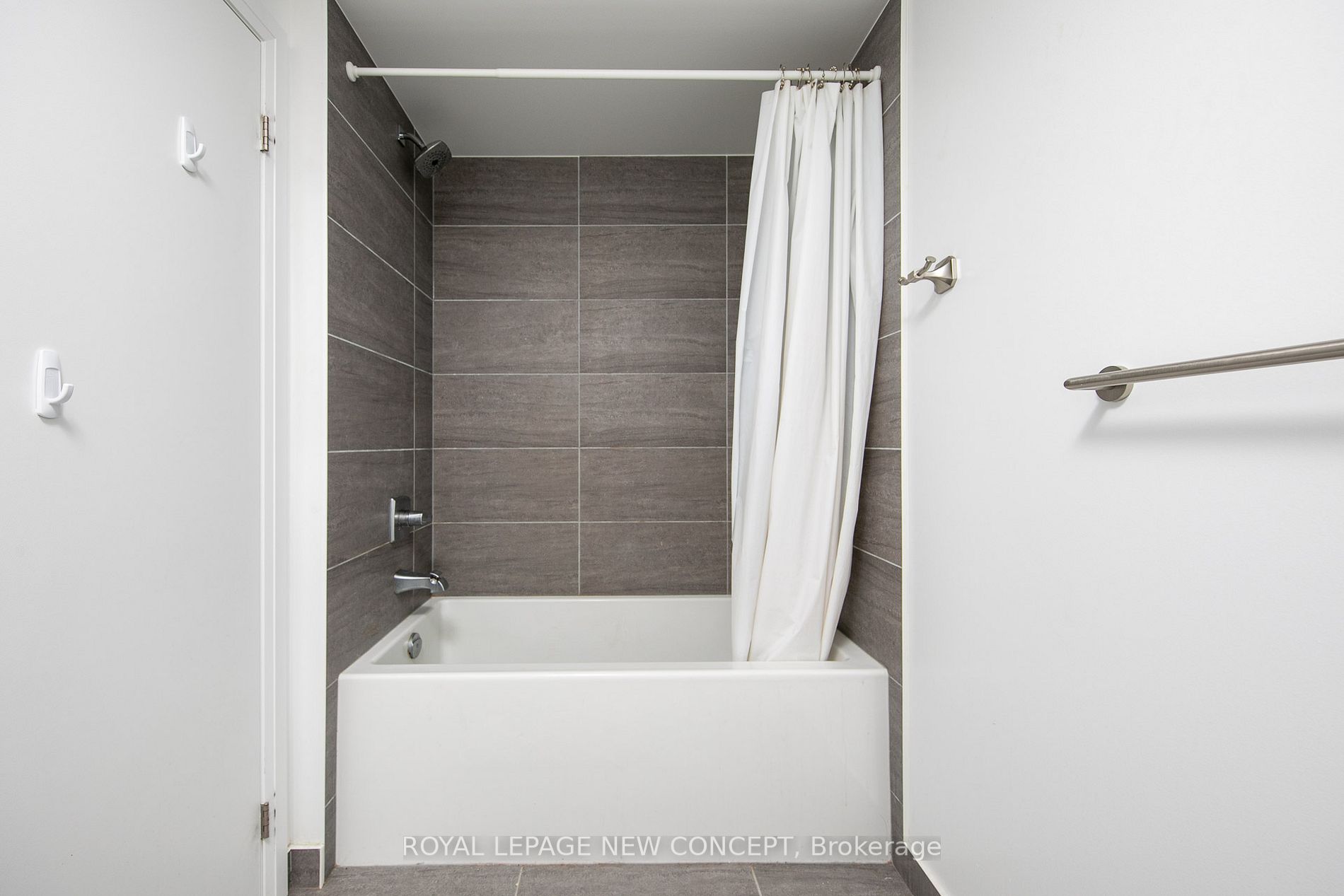 77 Mutual St, #1409
