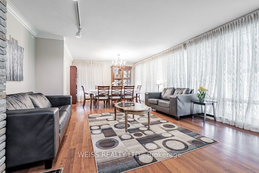 24 Lowesmoor Ave