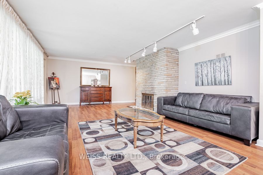 24 Lowesmoor Ave