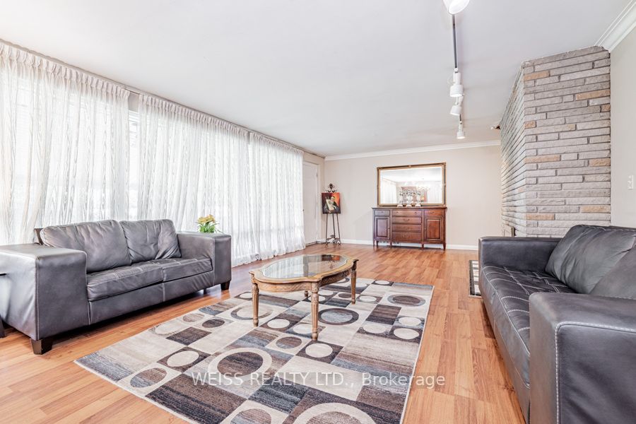 24 Lowesmoor Ave
