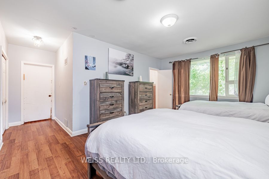 24 Lowesmoor Ave