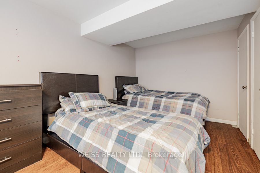 24 Lowesmoor Ave