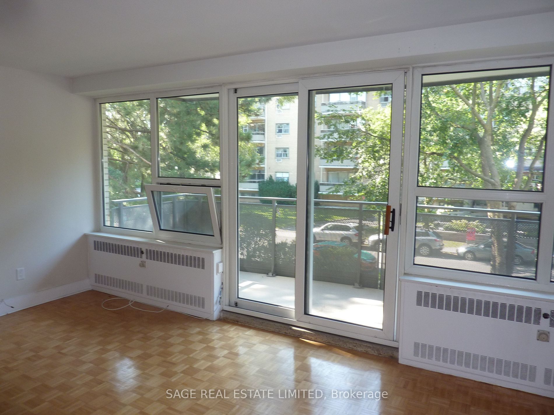 10 Shallmar Blvd, #201