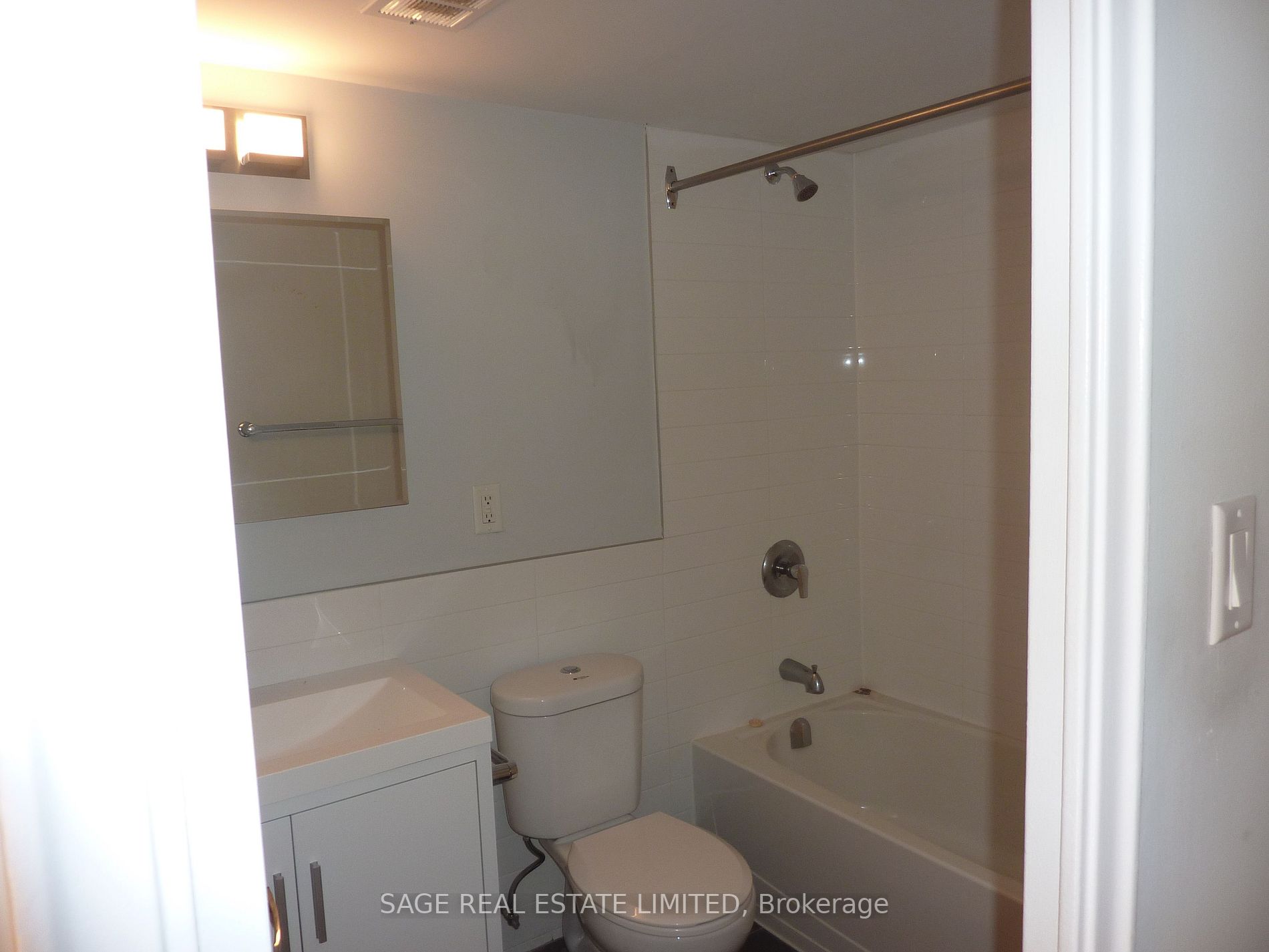 10 Shallmar Blvd, #201
