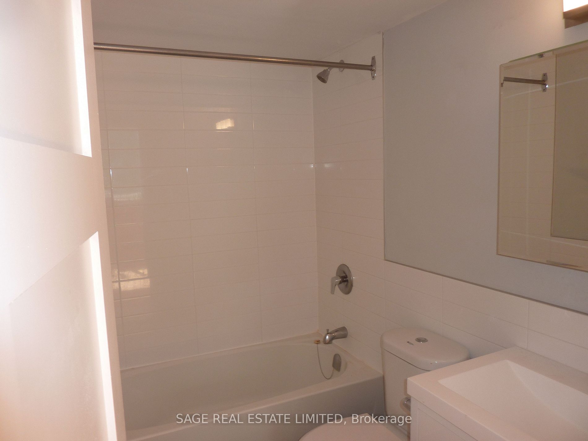 10 Shallmar Blvd, #201
