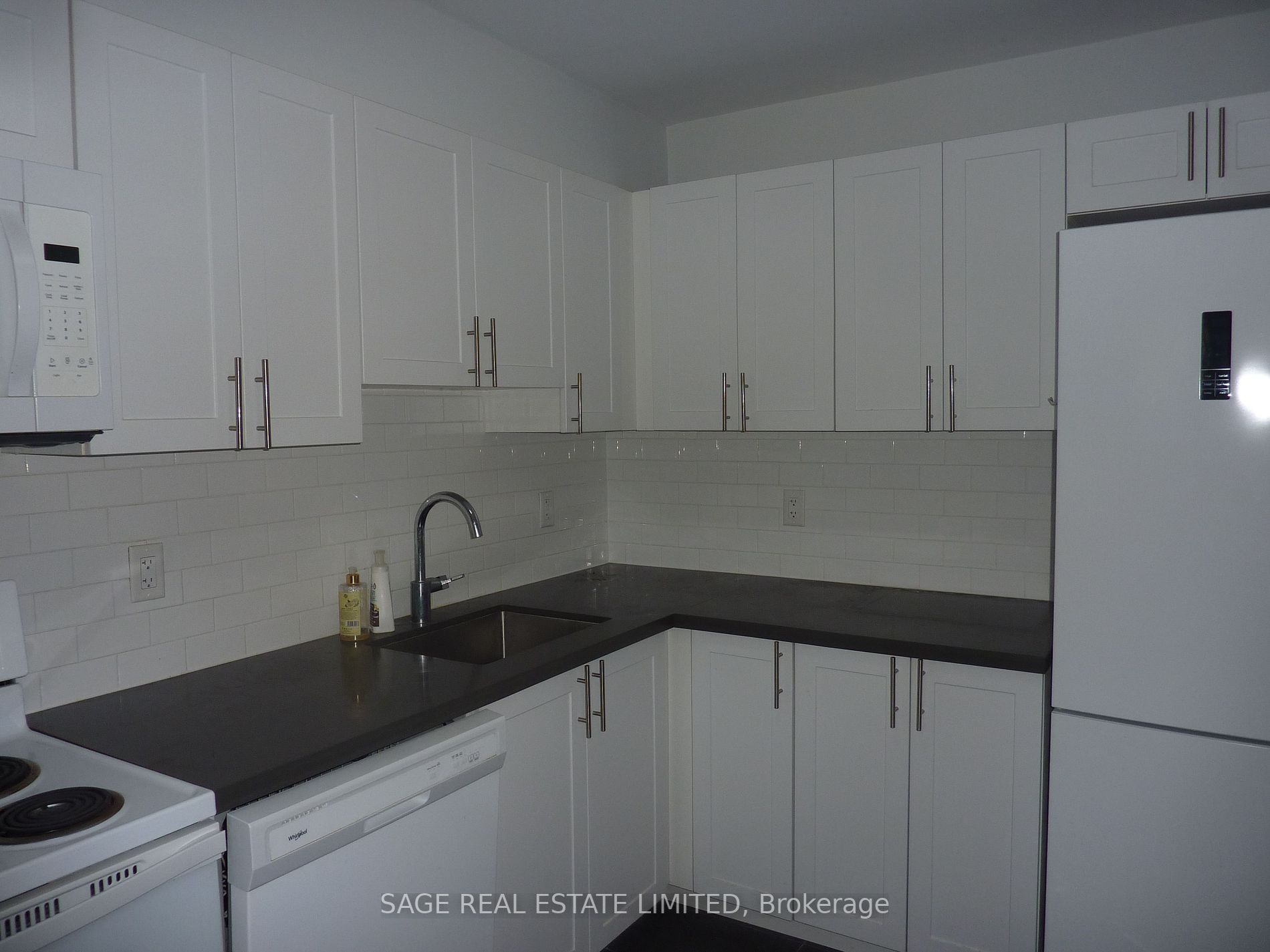 10 Shallmar Blvd, #201