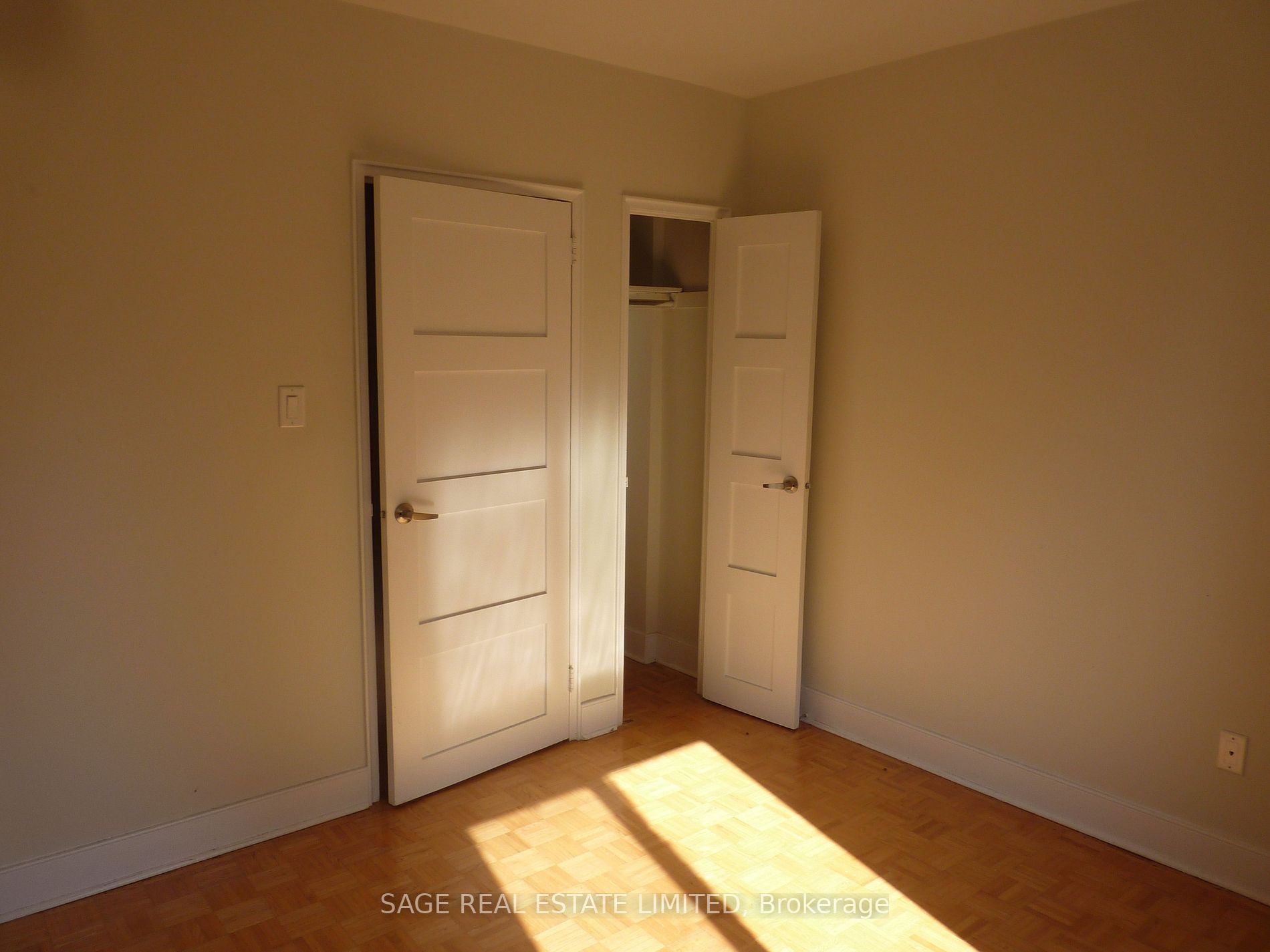10 Shallmar Blvd, #201