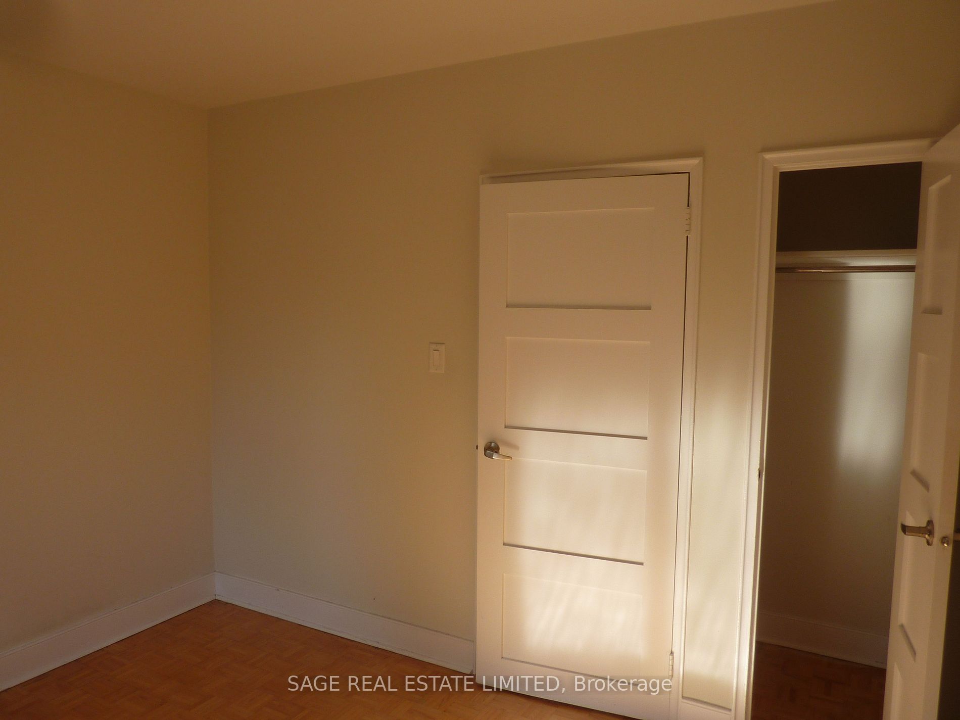 10 Shallmar Blvd, #201