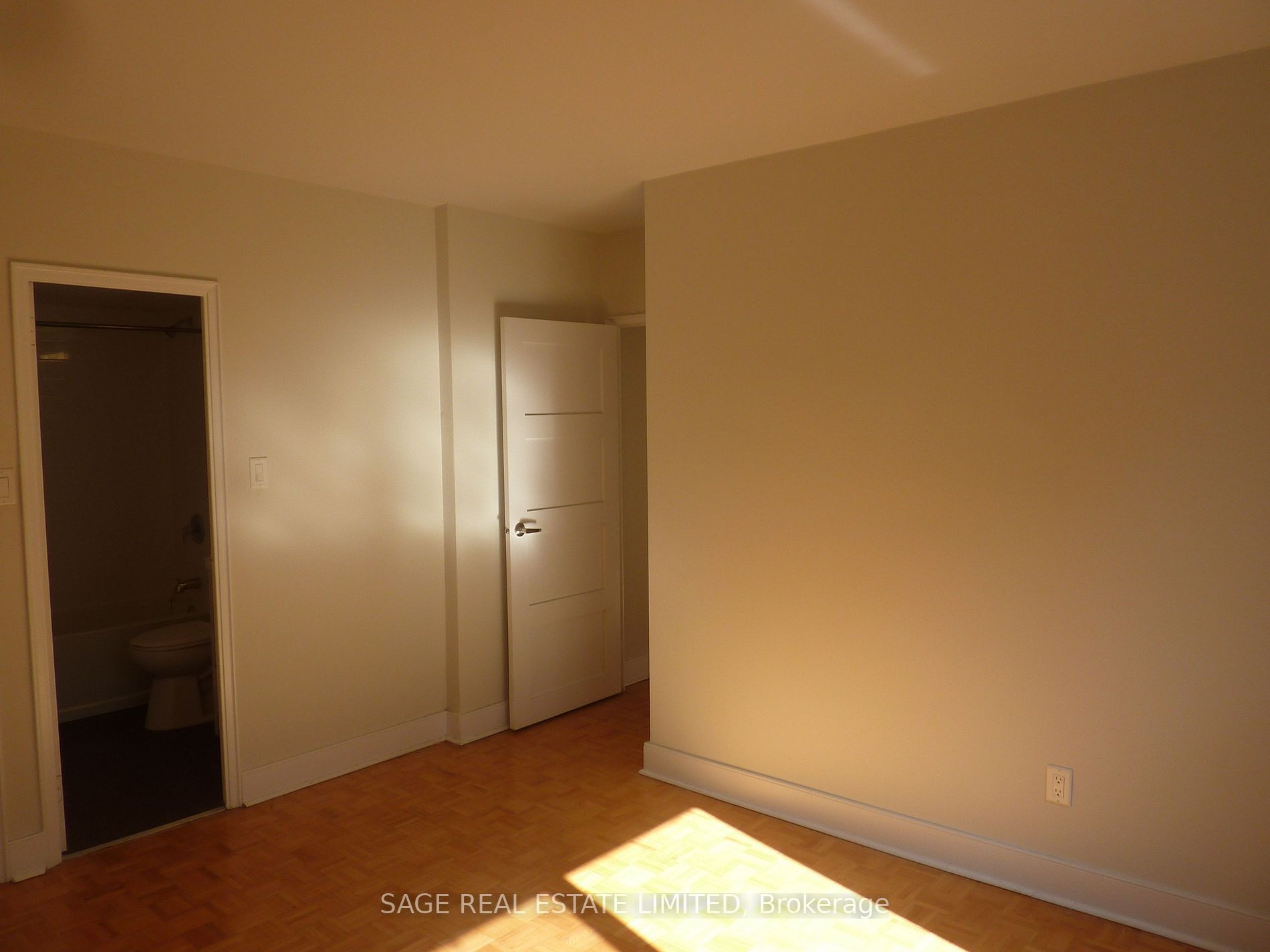 10 Shallmar Blvd, #201