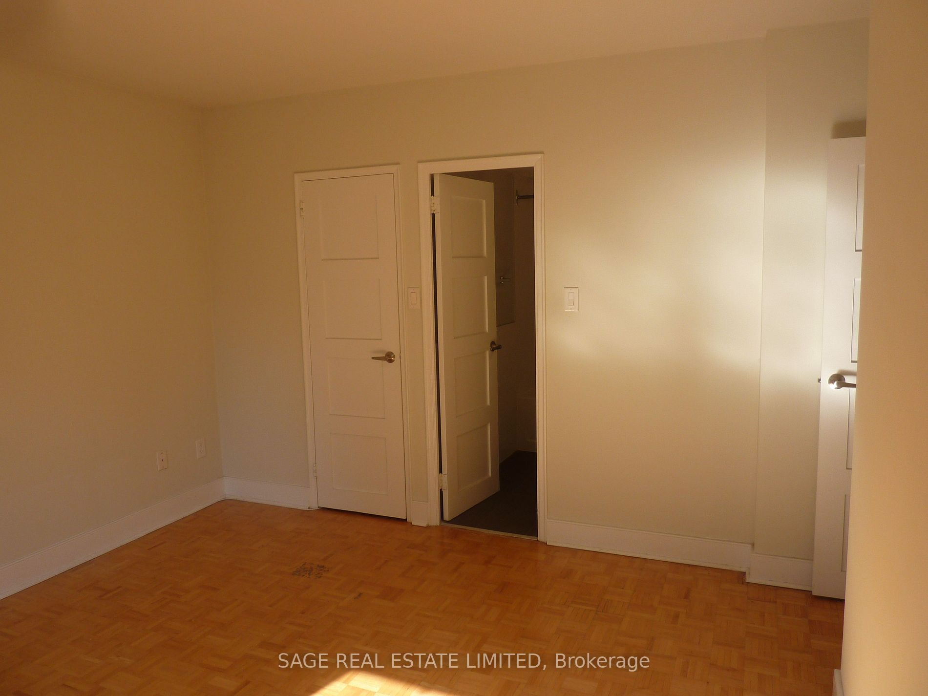 10 Shallmar Blvd, #201
