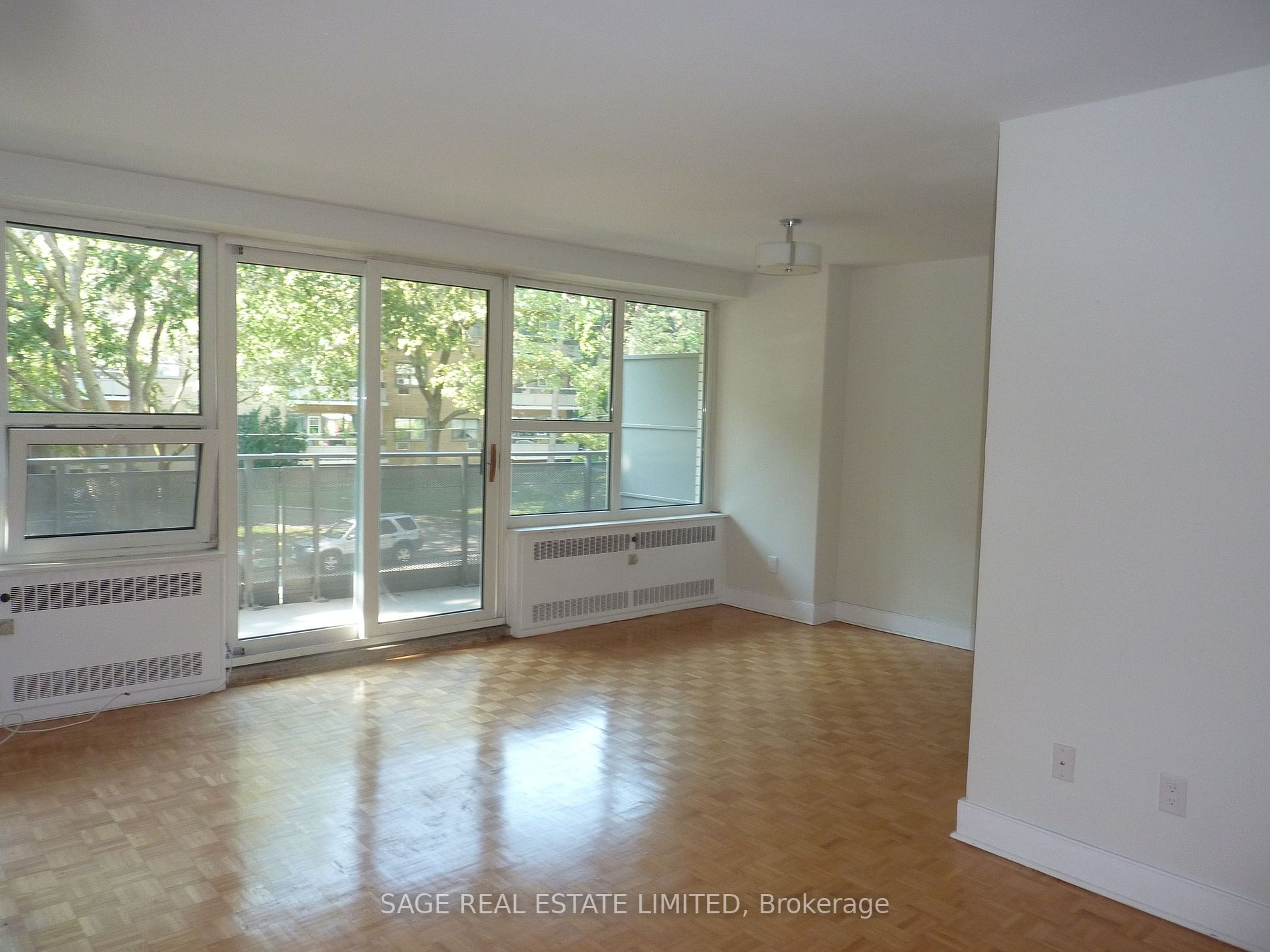10 Shallmar Blvd, #201