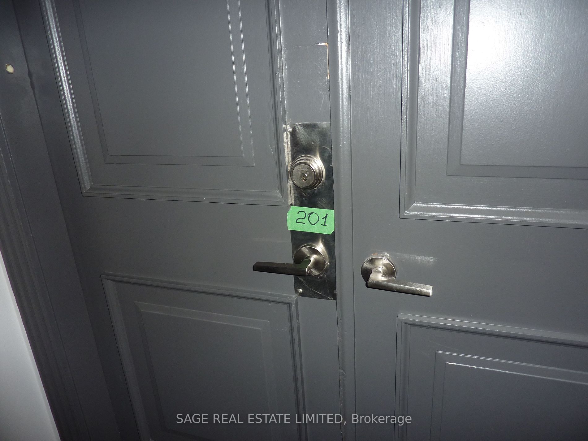 10 Shallmar Blvd, #201