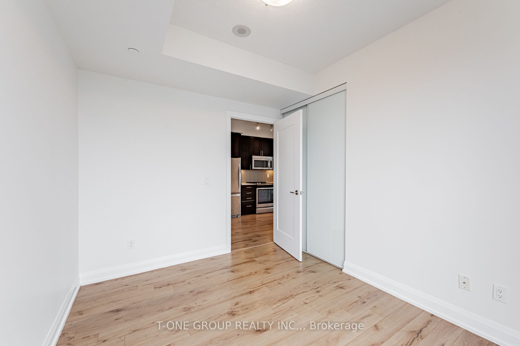 18 Graydon Hall Dr, #1103
