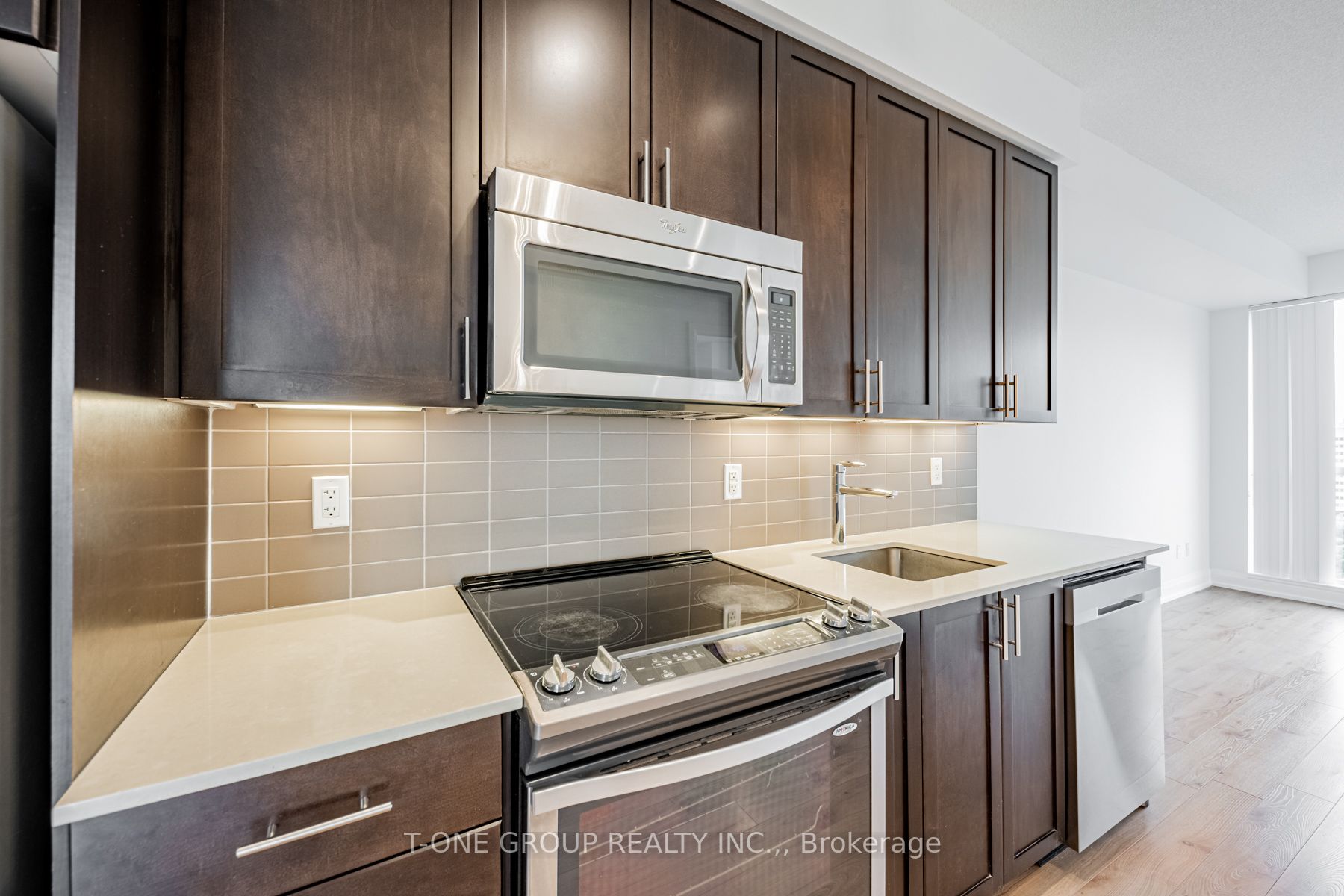 18 Graydon Hall Dr, #1103