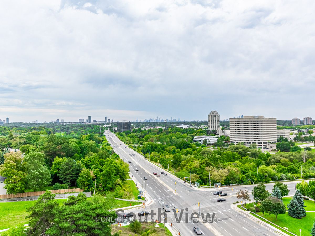 18 Graydon Hall Dr, #1103