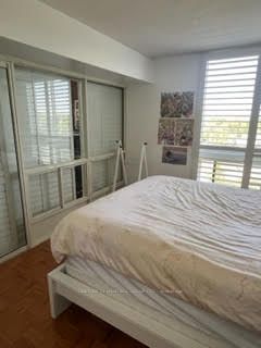 5 Kenneth Ave, #803