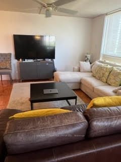 5 Kenneth Ave, #803