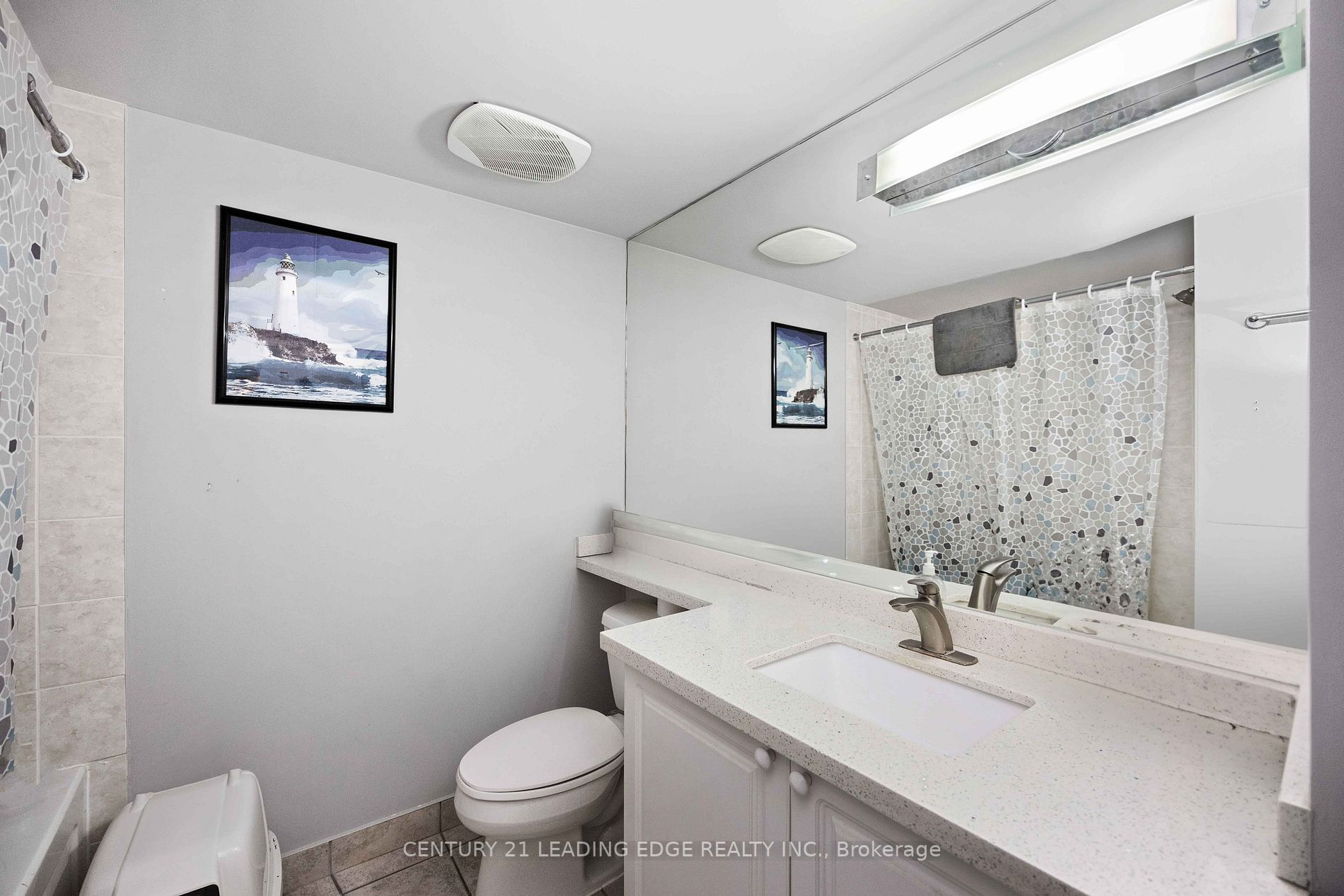 18 Yonge St W, #903