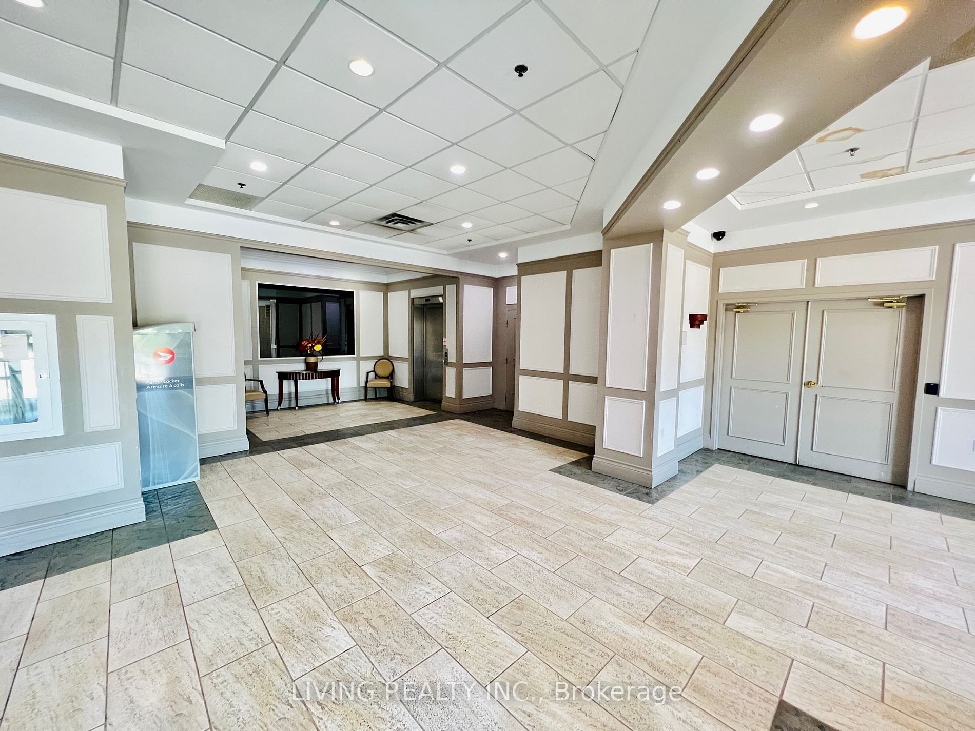 906 Sheppard Ave W, #406