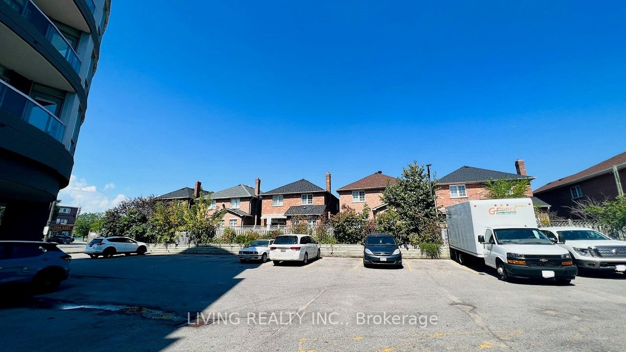 906 Sheppard Ave W, #406