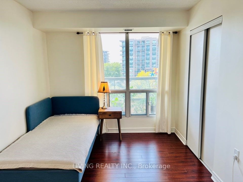 906 Sheppard Ave W, #406