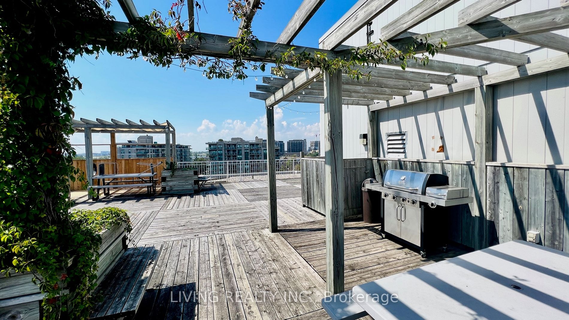 906 Sheppard Ave W, #406