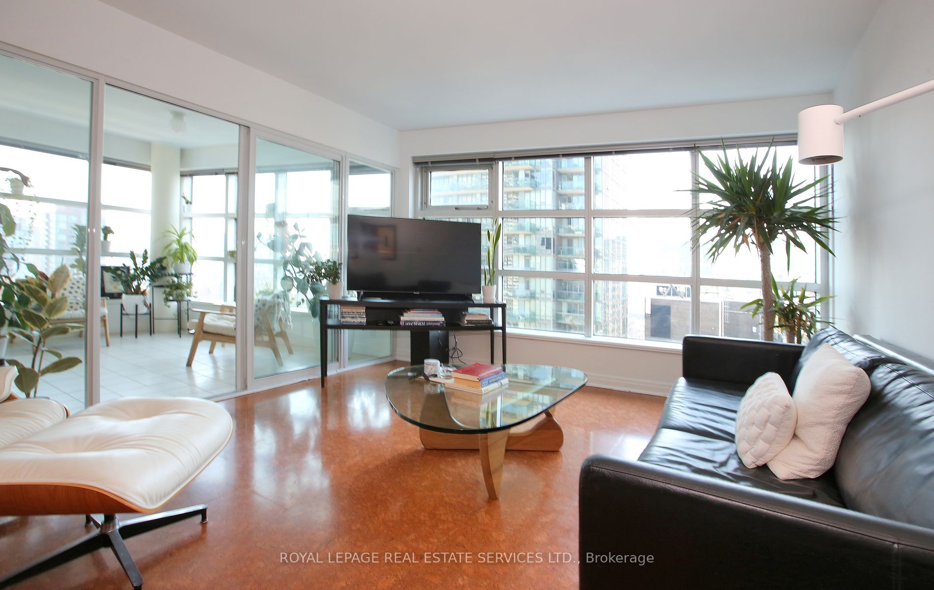 50 Lombard St, #2302