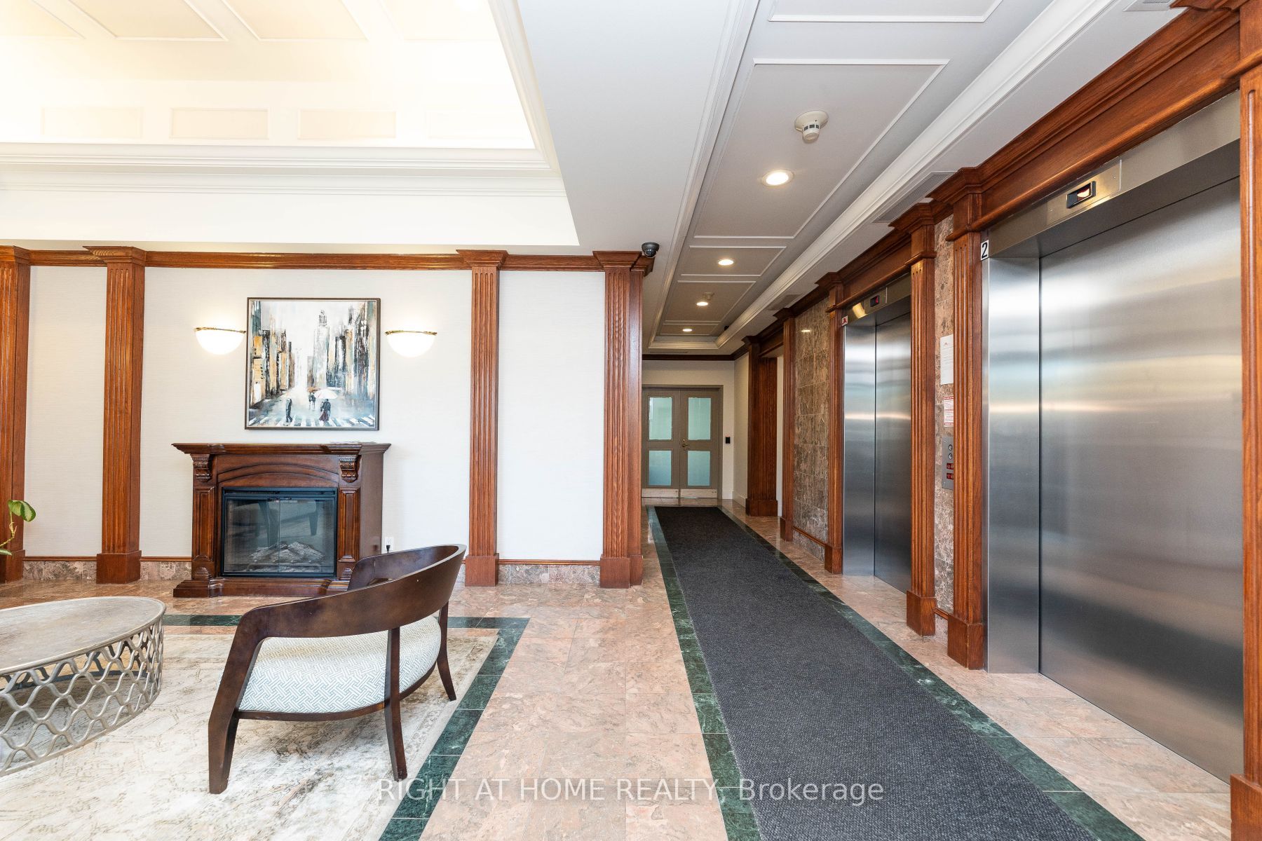 398 Eglinton Ave E, #706