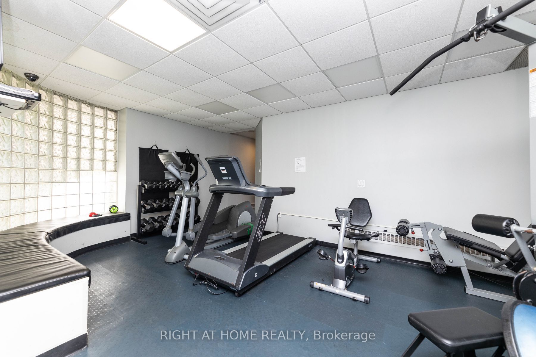 398 Eglinton Ave E, #706