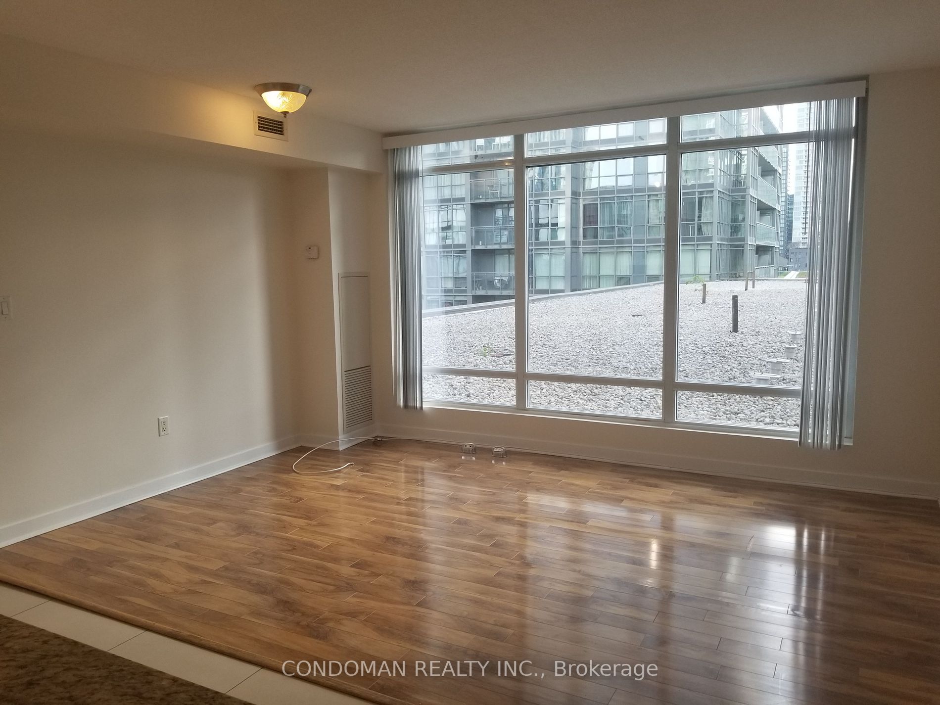 15 Brunel Crt, #706