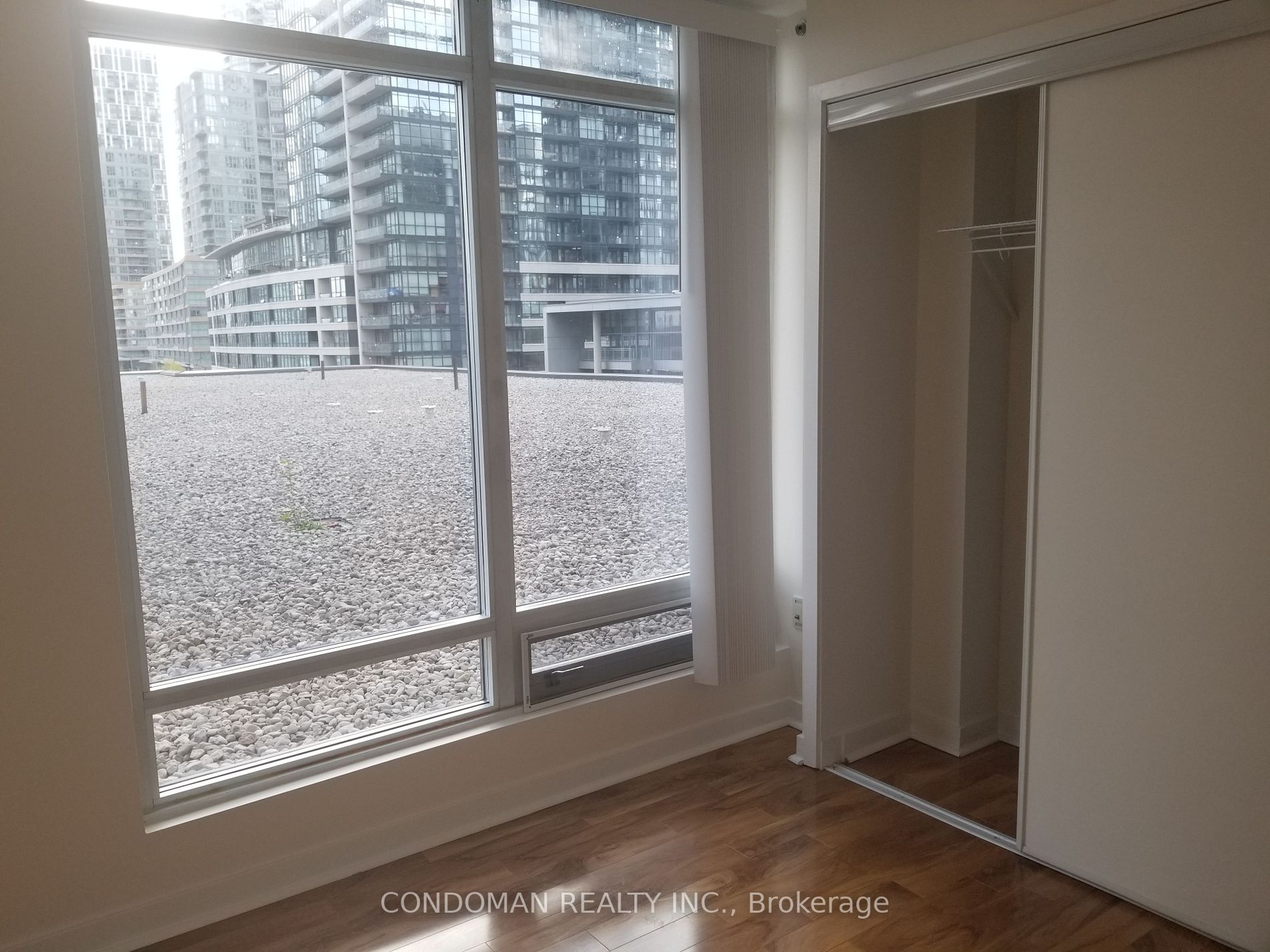 15 Brunel Crt, #706