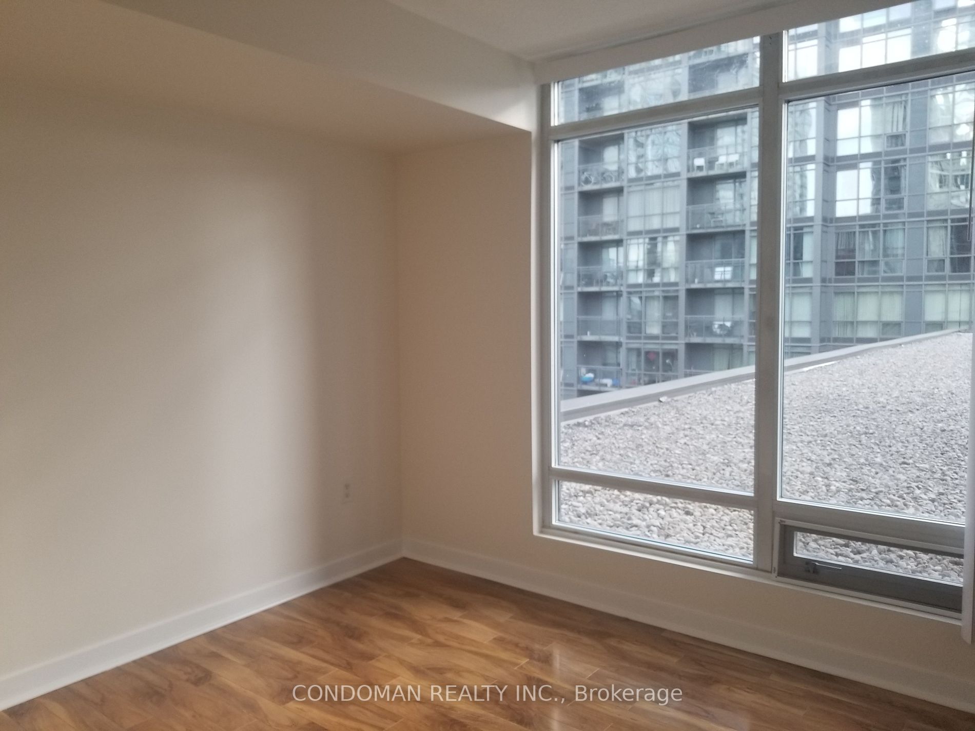 15 Brunel Crt, #706
