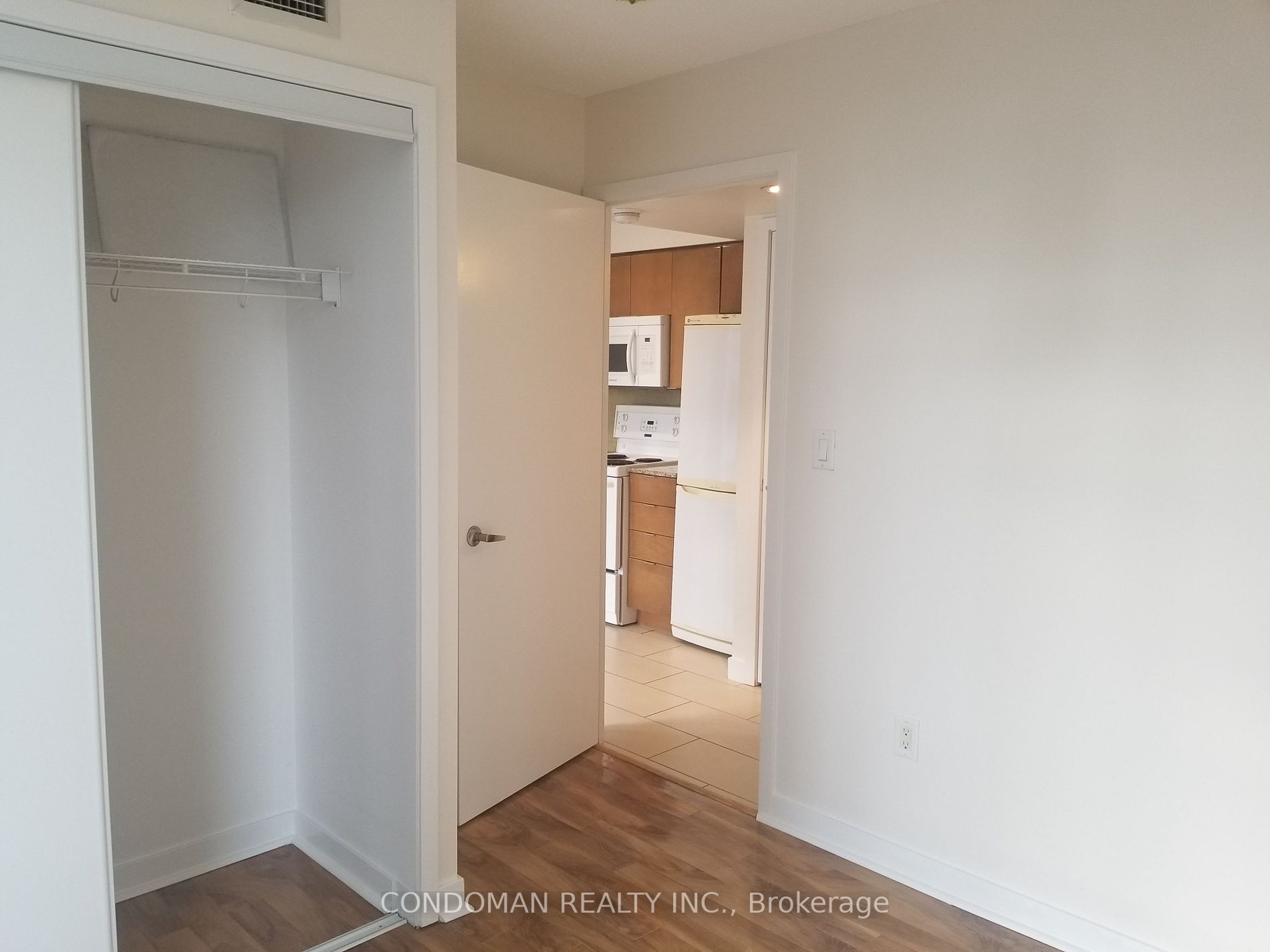 15 Brunel Crt, #706
