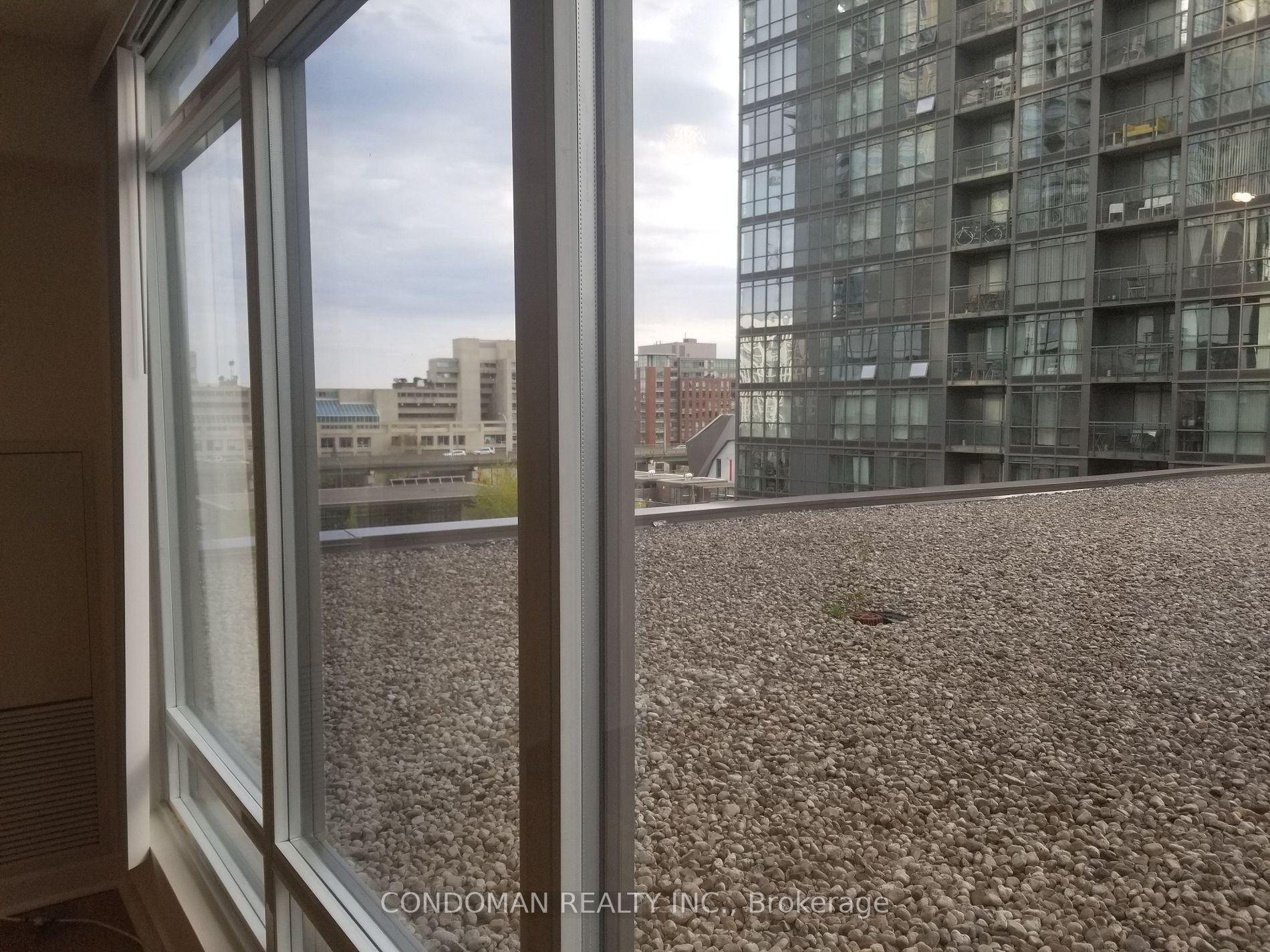 15 Brunel Crt, #706