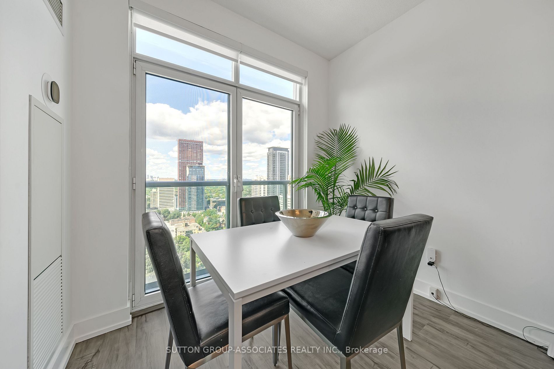 120 Homewood Ave, #2902