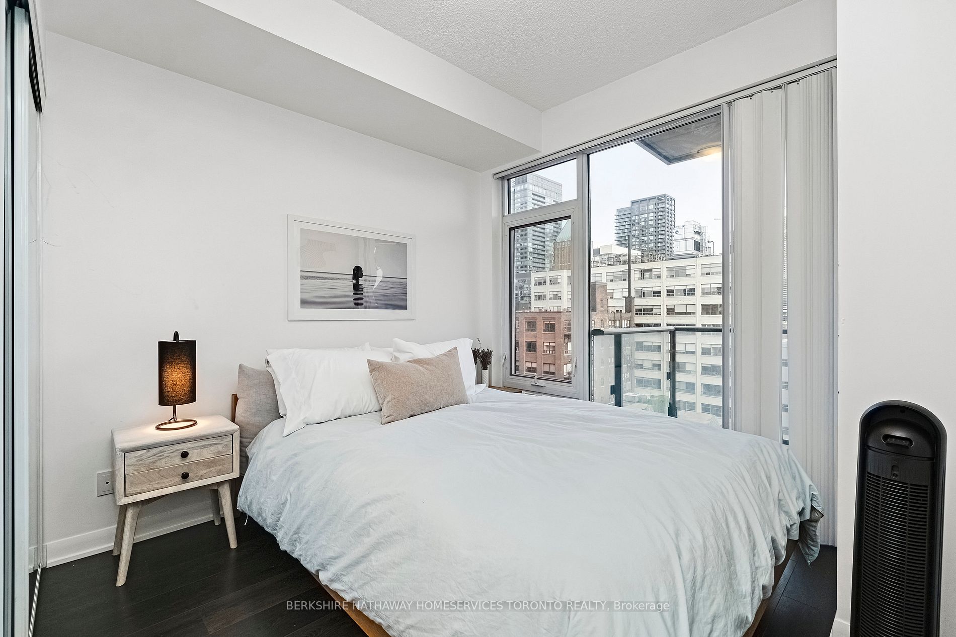 435 Richmond St W, #808