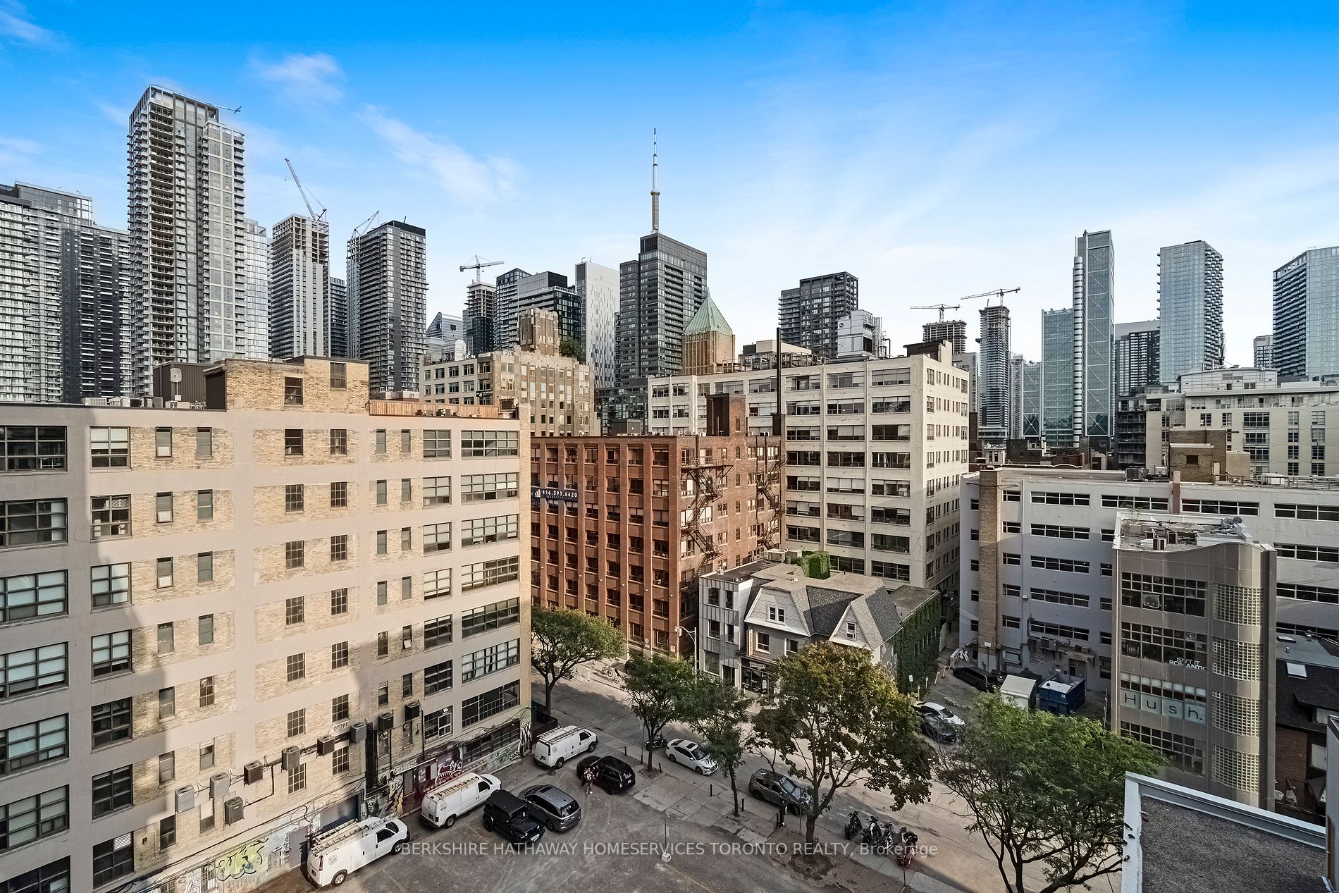 435 Richmond St W, #808