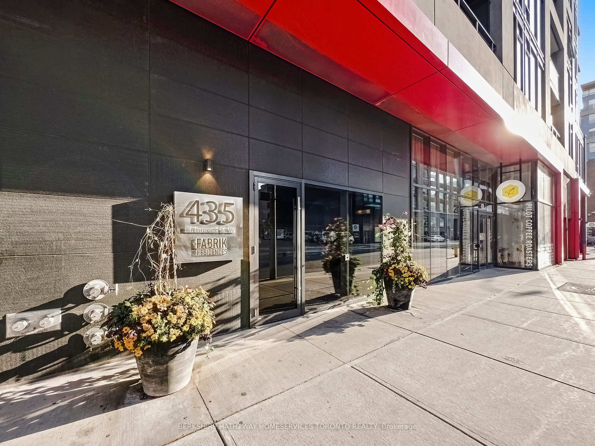 435 Richmond St W, #808