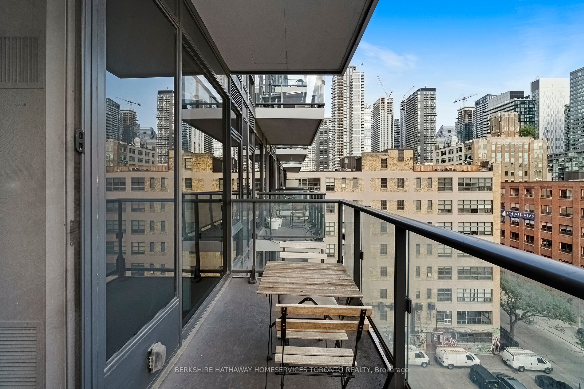 435 Richmond St W, #808