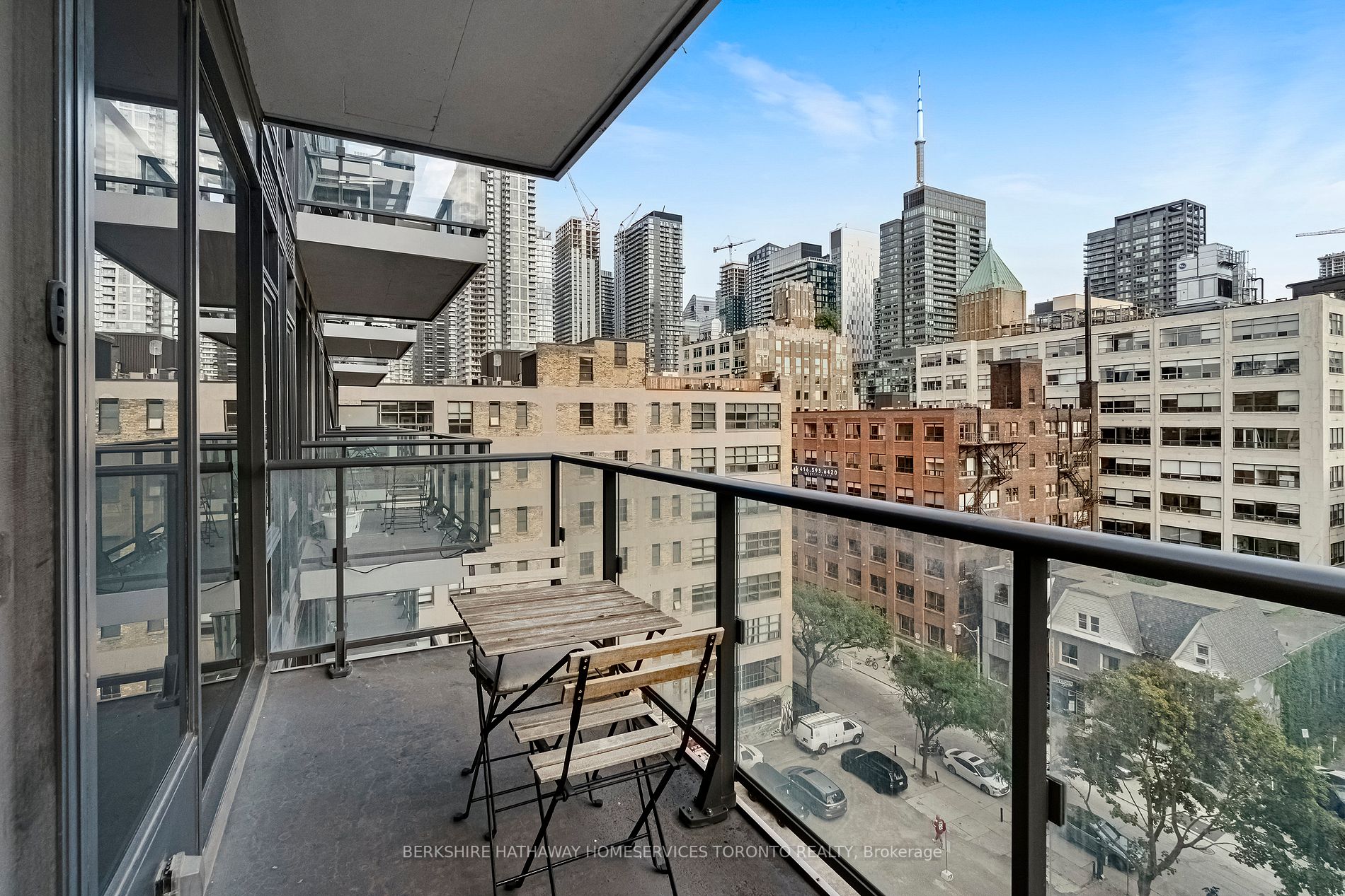 435 Richmond St W, #808