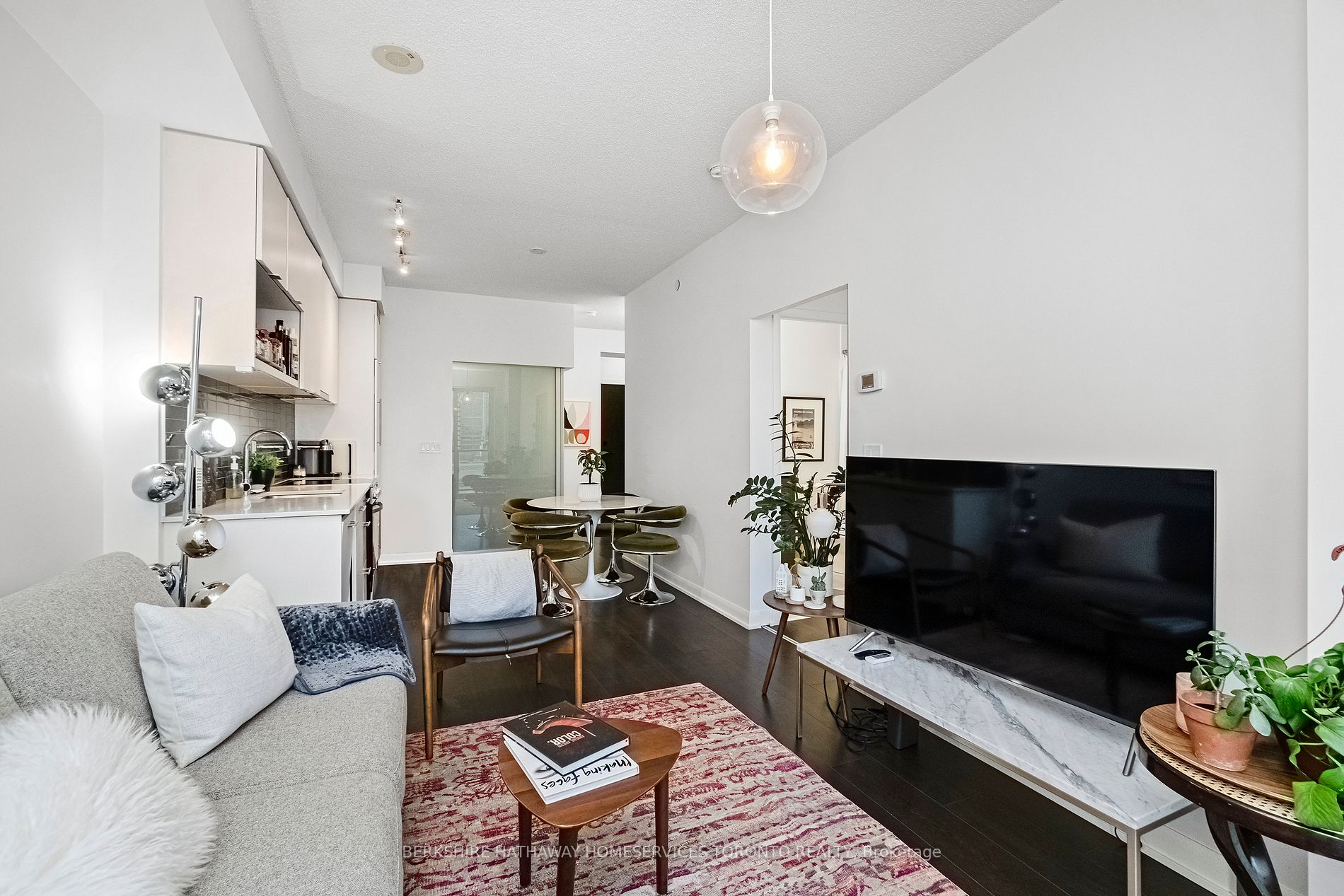 435 Richmond St W, #808