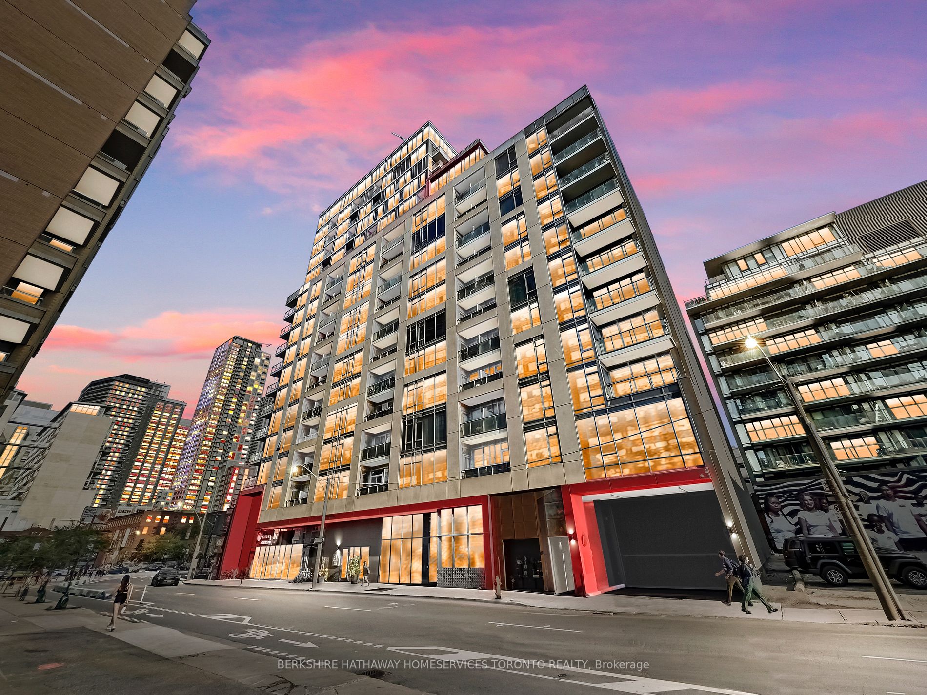 435 Richmond St W, #808